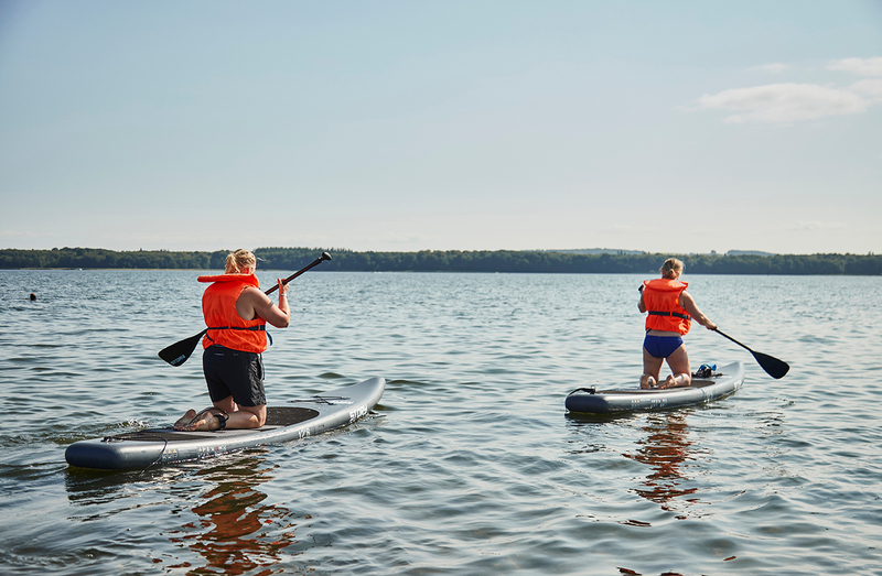 SUP-Boards auf Horsens Fjord mit Westen