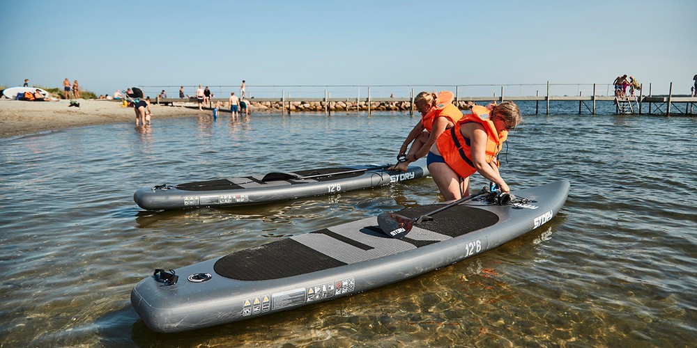 SUP-Boards auf Horsens Fjord mit Westen